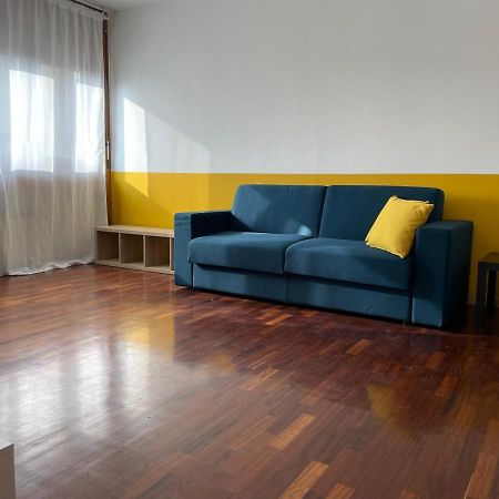 Bicocca Apartment Milan Bagian luar foto