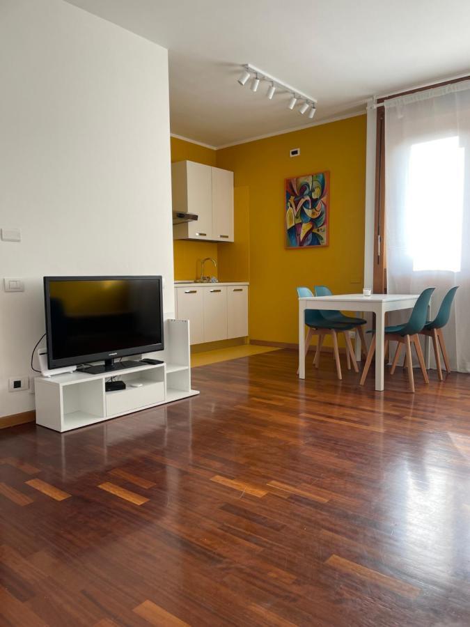 Bicocca Apartment Milan Bagian luar foto