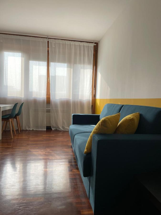 Bicocca Apartment Milan Bagian luar foto